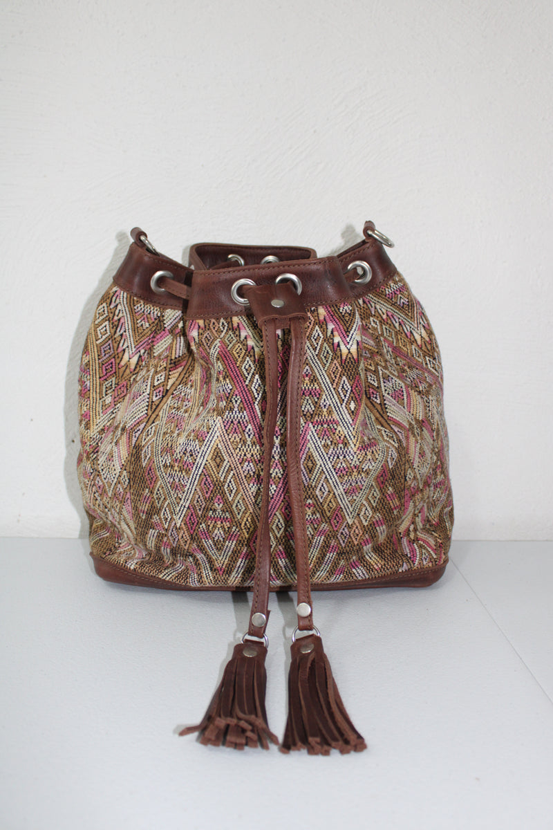 BUCKET BAG FULL HUIPIL DARK BROWN LEATHER