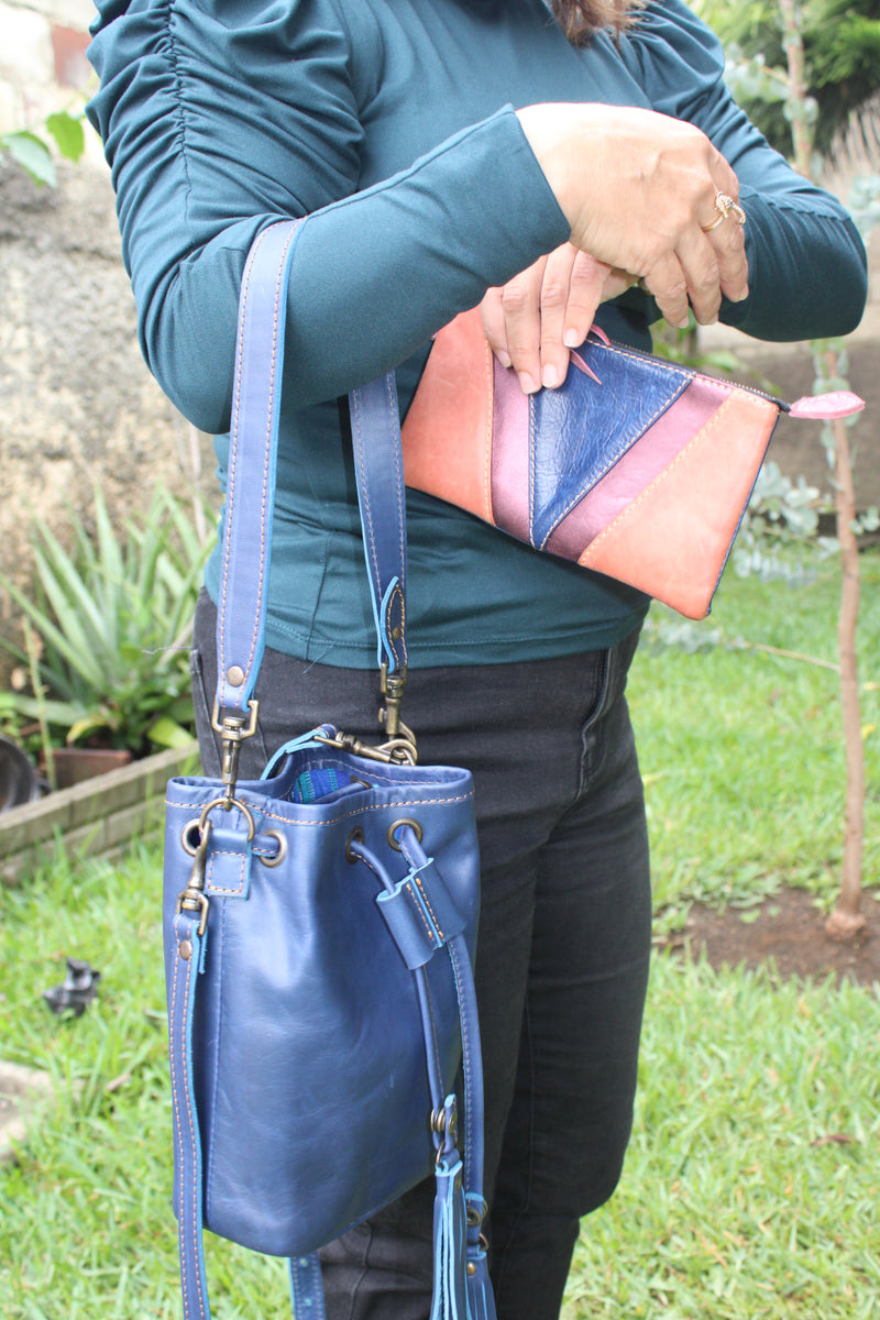 MINI BUCKET BAG BLUE LEATHER